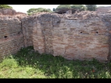 07351 ostia - regio iv - insula iii - domus delle colonne (iv,iii,1) - suedkorridor - suedwestende - raum (h) - bli ri suedwesten - 06-2024.jpg